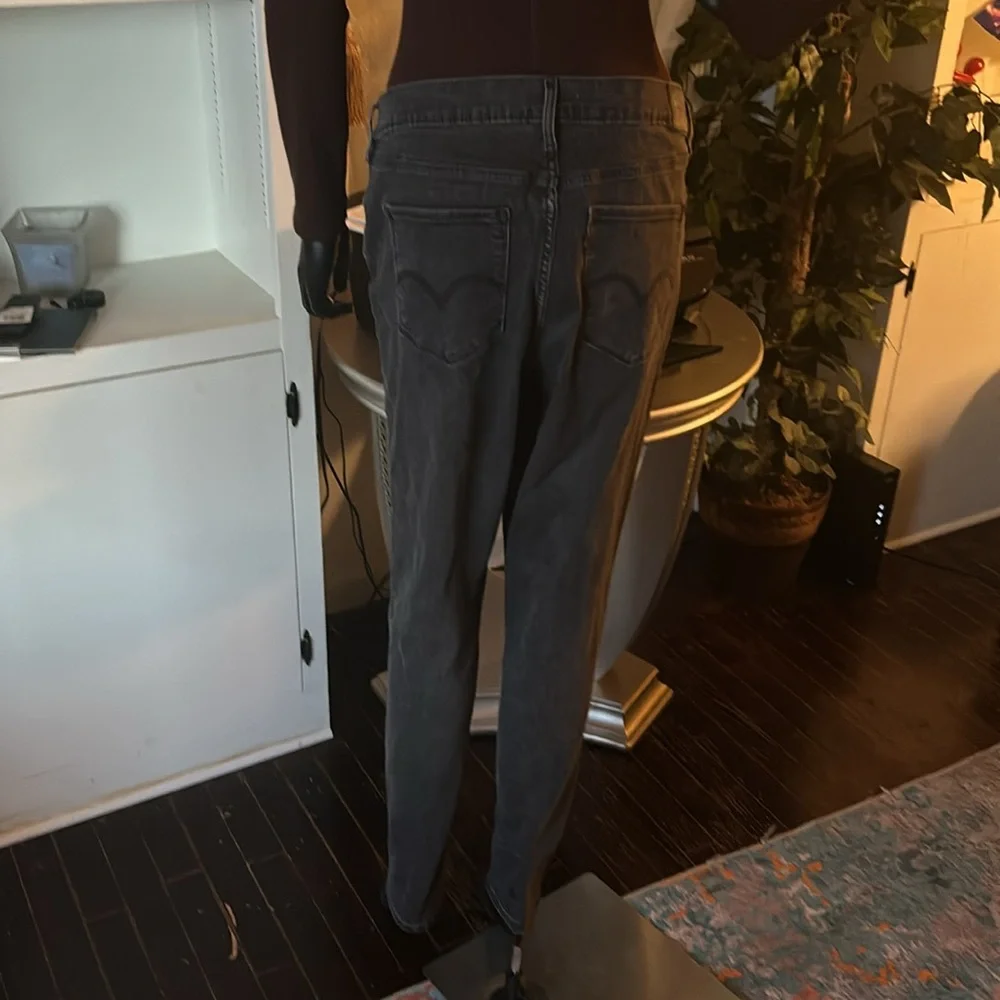 Levis 720 High Rise Super Skinny Jeans Sz 33 gray great condition
